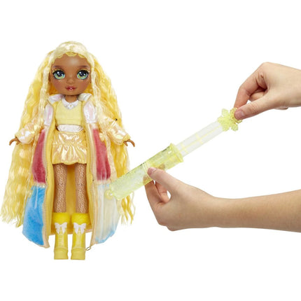 Rainbow High Zimowa modna lalka Sunny